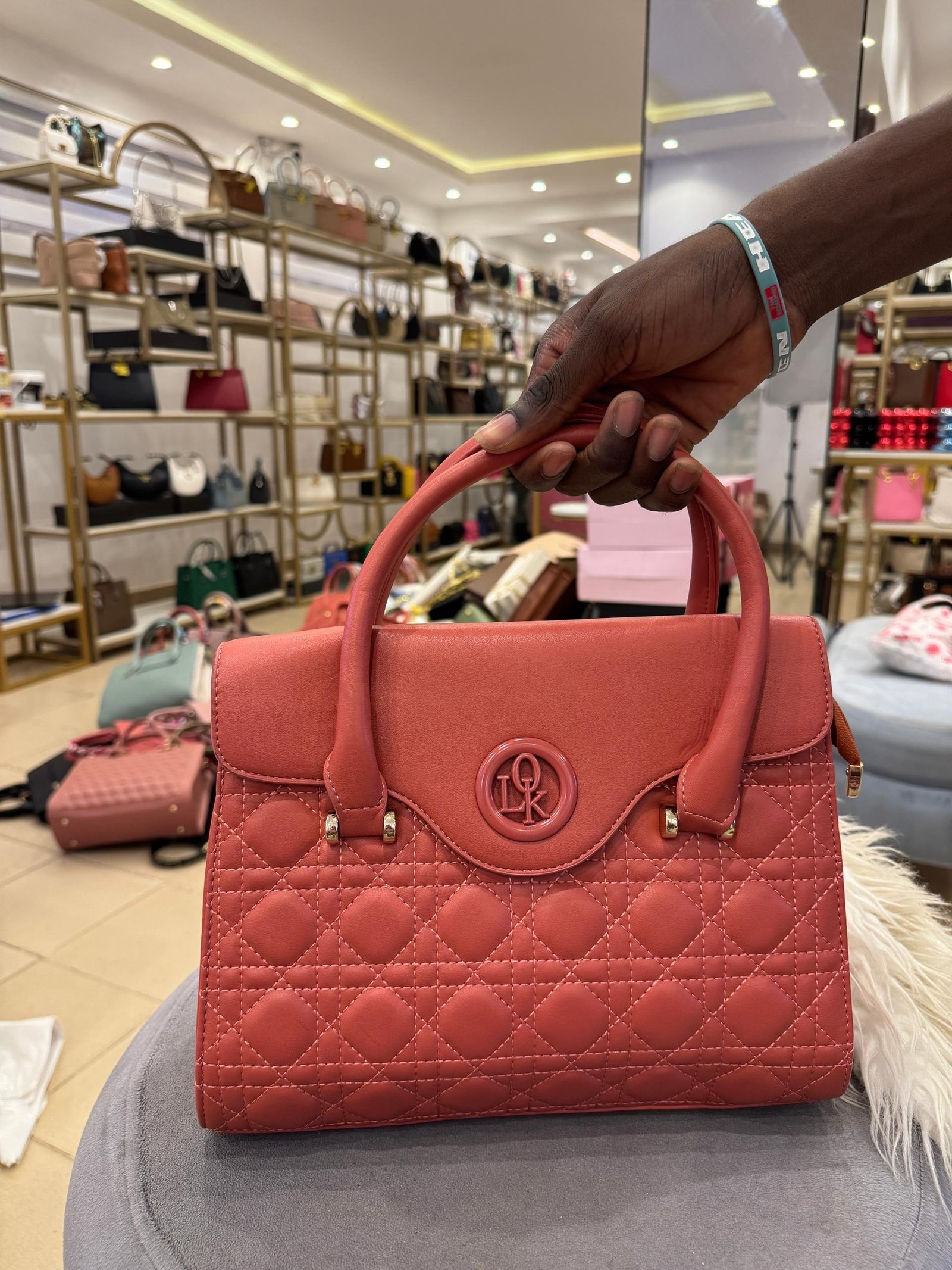 BAG ZARI 8845(LAGOS STORE)