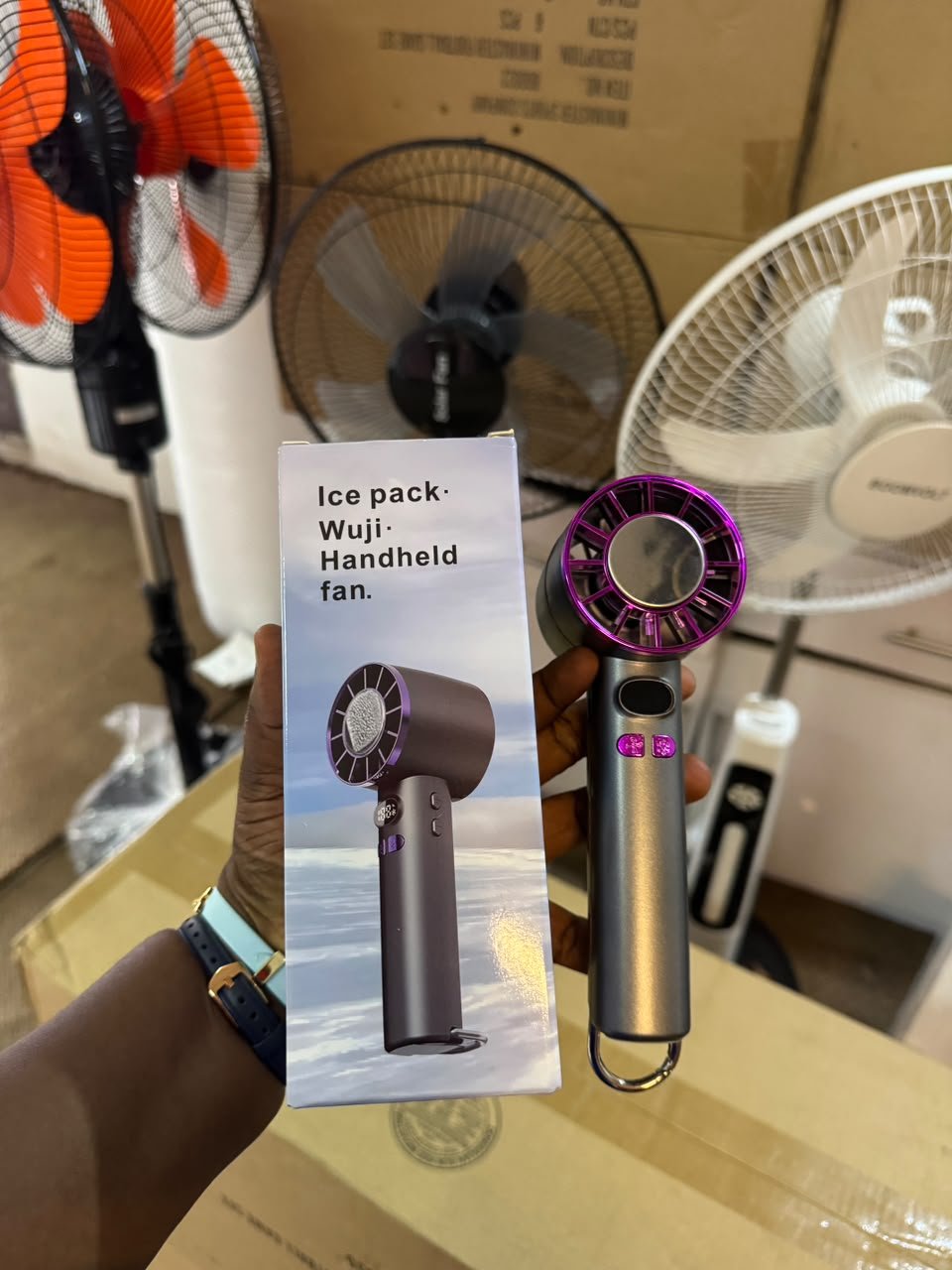 HANDHELD AC FAN