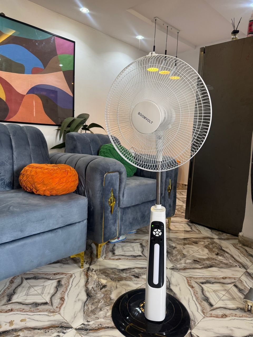 18" RECHARGEABLE SOLAR FAN WITH REMOTE AND BULB